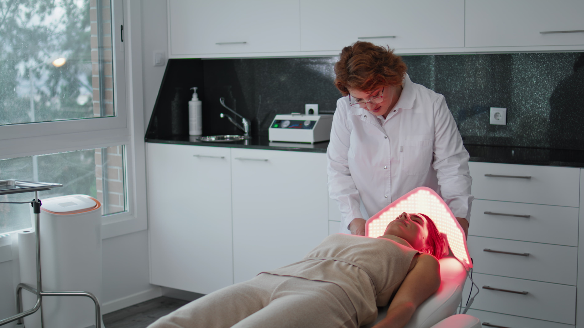 Do Dentists Use Red Light Therapy?